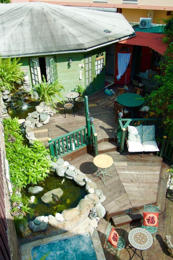 One32 Guesthouse Bejeweled كينغستون المظهر الخارجي الصورة