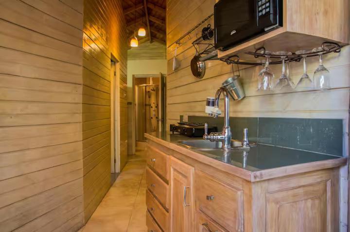One32 Guesthouse Bejeweled كينغستون المظهر الخارجي الصورة